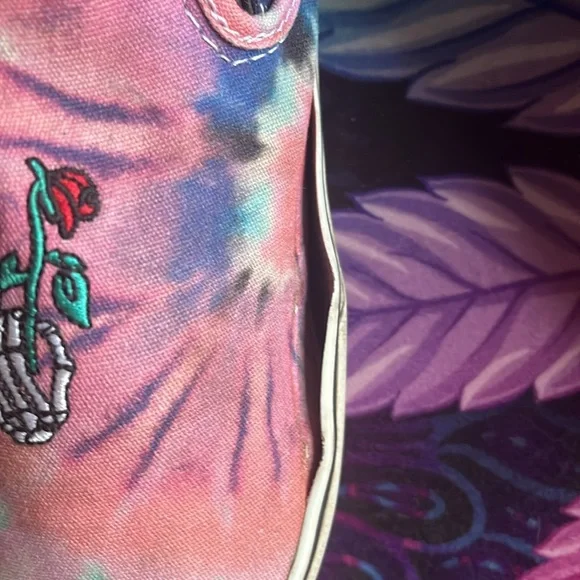 $5 IF YOU BUNDLE Vans Women's Tie-Dye Slip-On Shoes skeleton rose needs cleaning - Picture 9 of 9